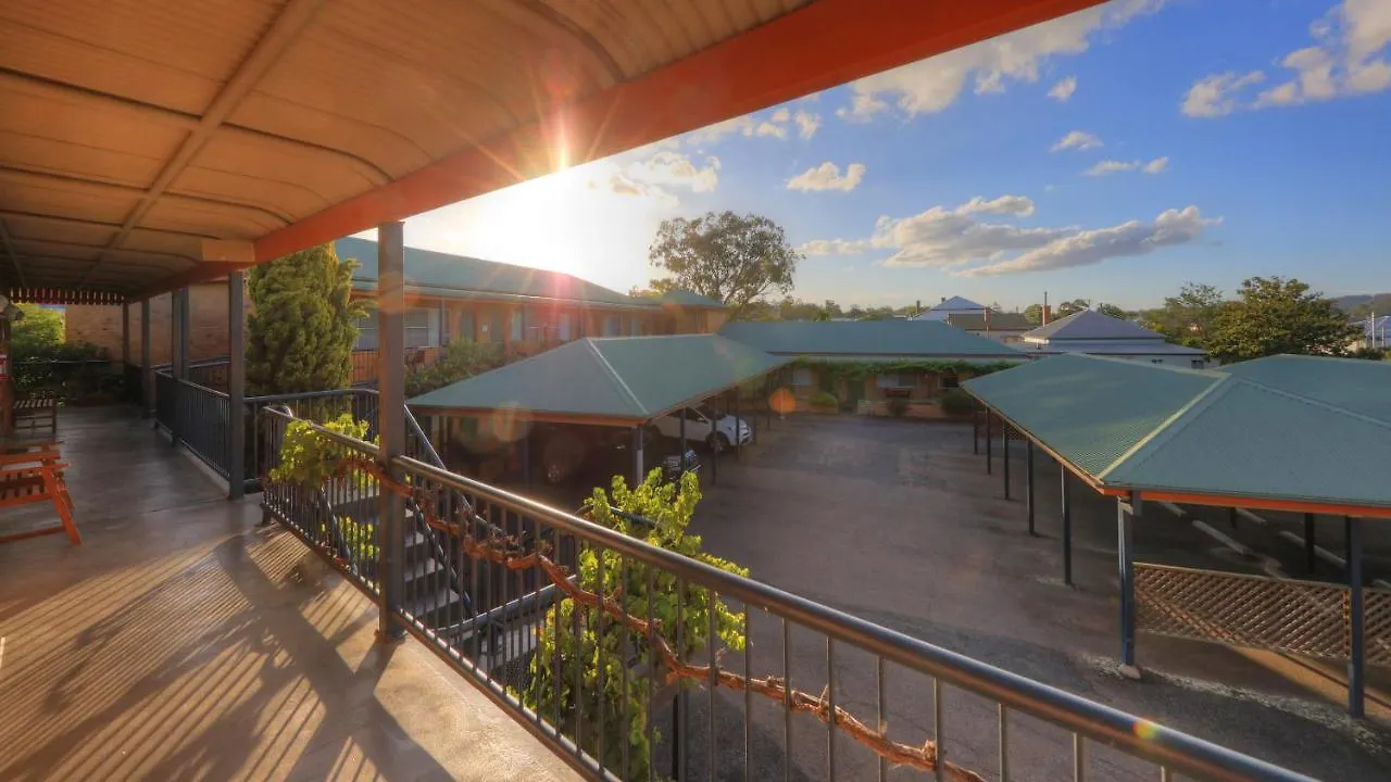 The Vines Motel & Cottages Stanthorpe 4*,